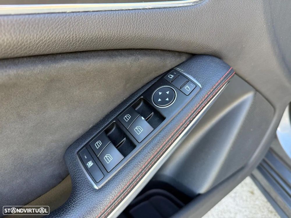 Mercedes-Benz A 180 AMG Line - 29