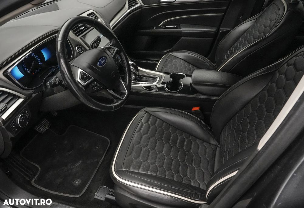 Ford Mondeo 2.0 HEV Vignale - 11