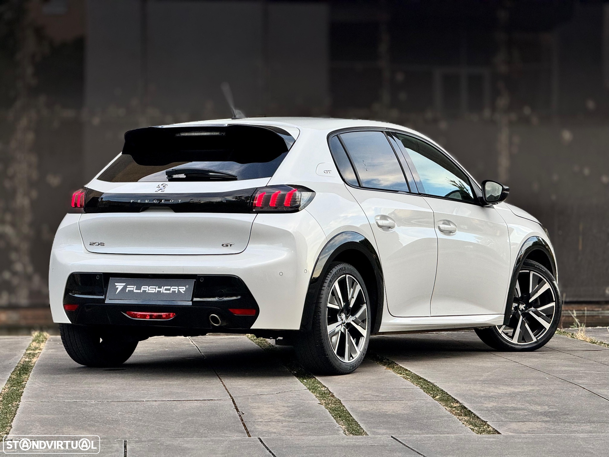 Peugeot 208 1.2 PureTech GT Line EAT8 - 13