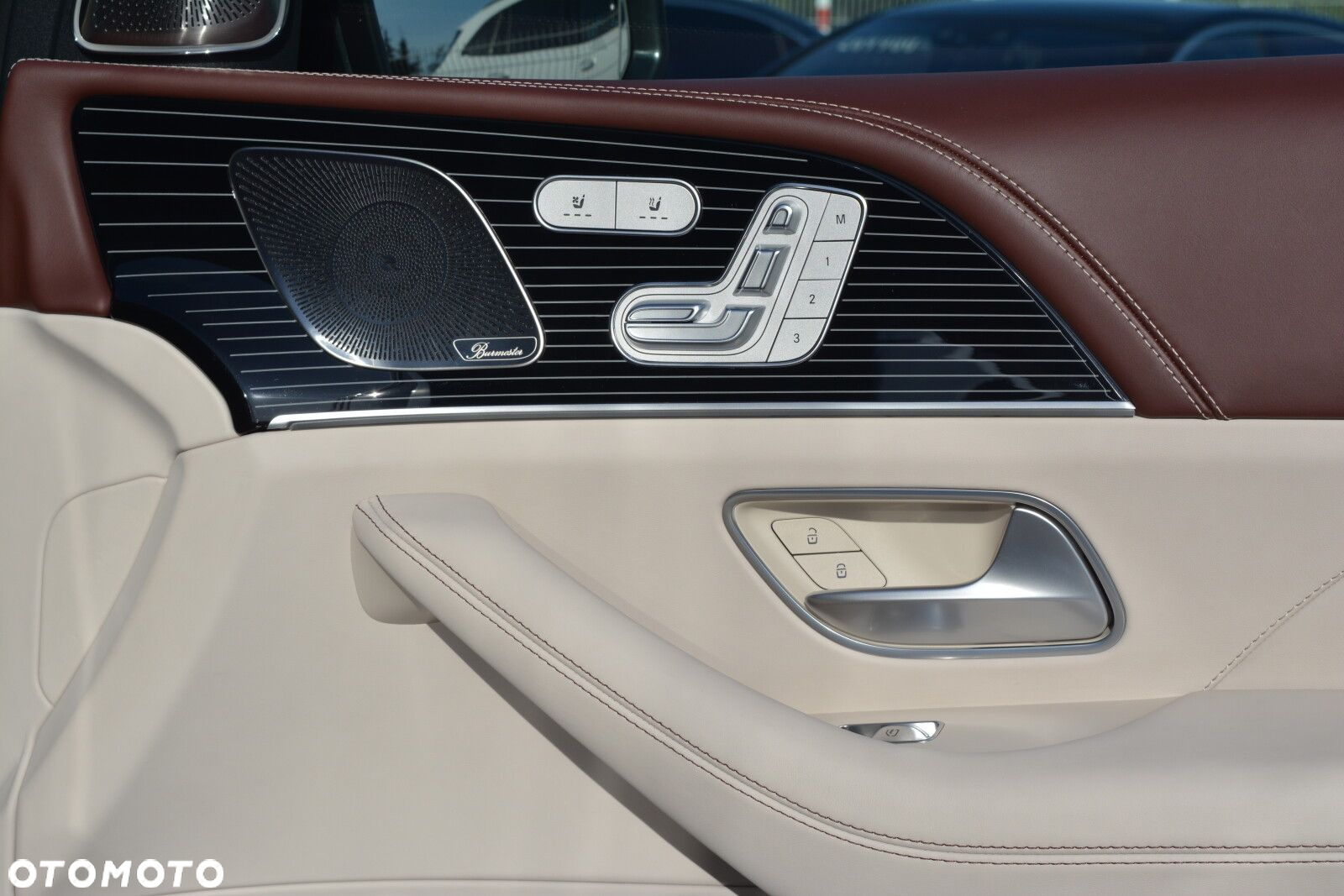 Mercedes-Benz GLS - 28
