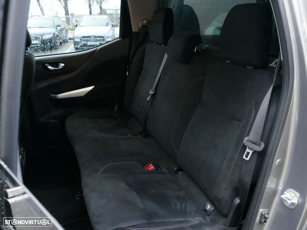 Nissan Navara 2.3 dCi CD 4WD N-Connecta Navi+Barras - 31