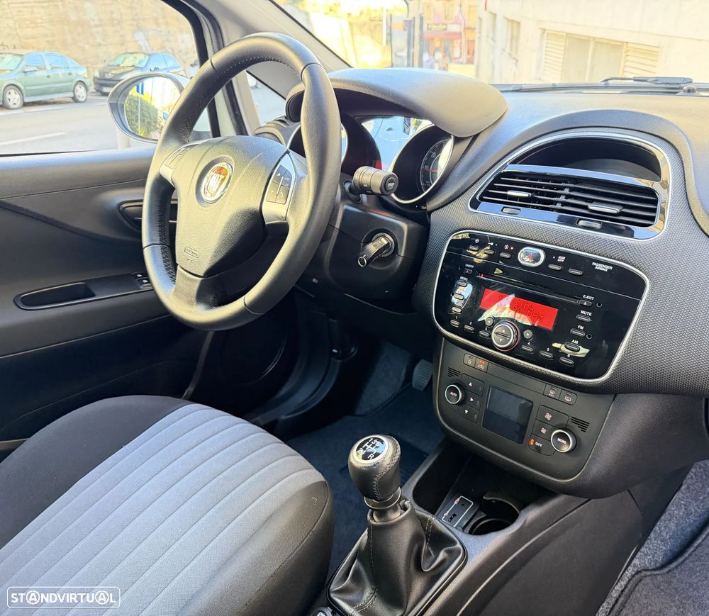 Fiat Punto 1.2 Lounge S&S - 19