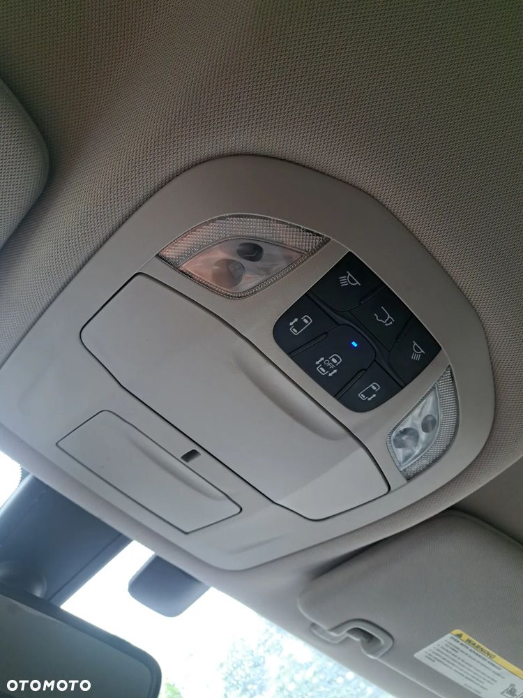 Chrysler Pacifica - 12