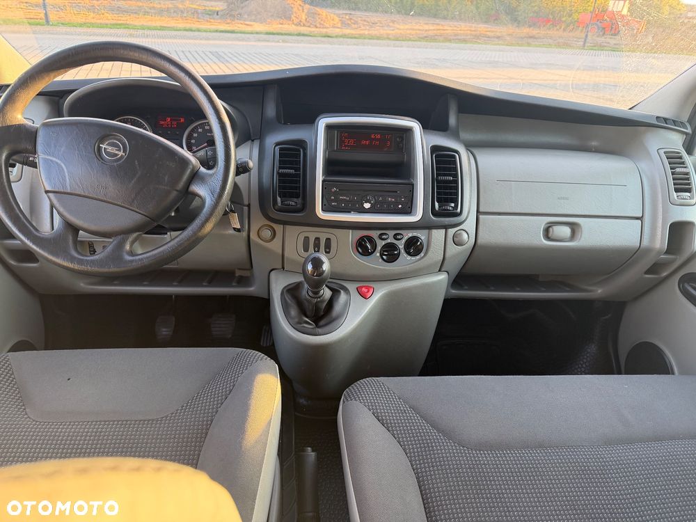 Opel Vivaro - 10