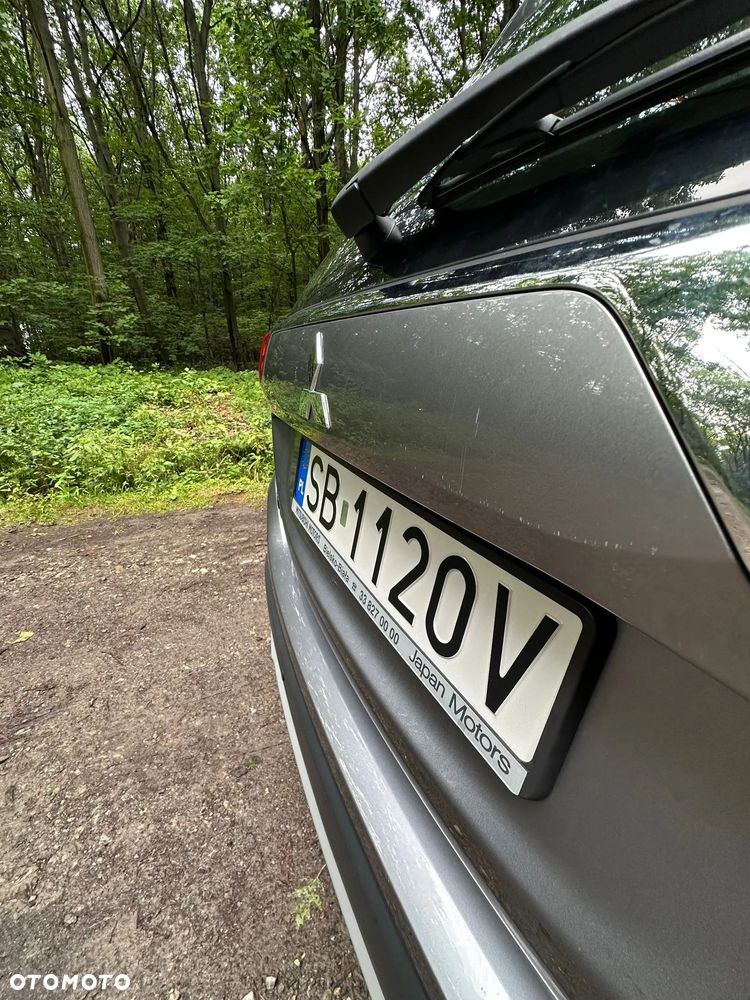 Mitsubishi Outlander 2.0 Invite + 2WD - 20