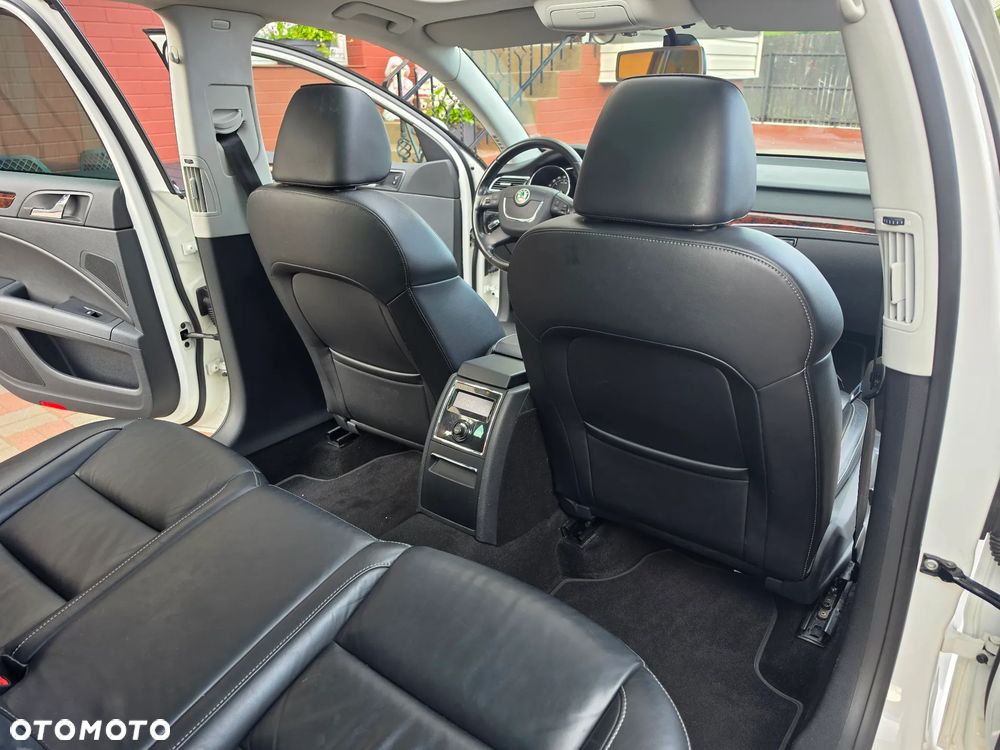 Skoda Superb 2.0 TDI Exclusive - 19