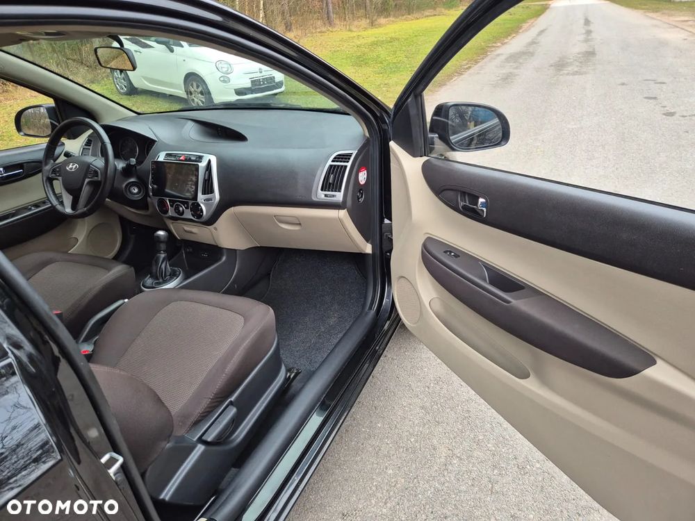 Hyundai i20 - 12