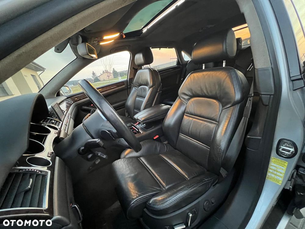 Audi A8 4.2 Quattro - 12
