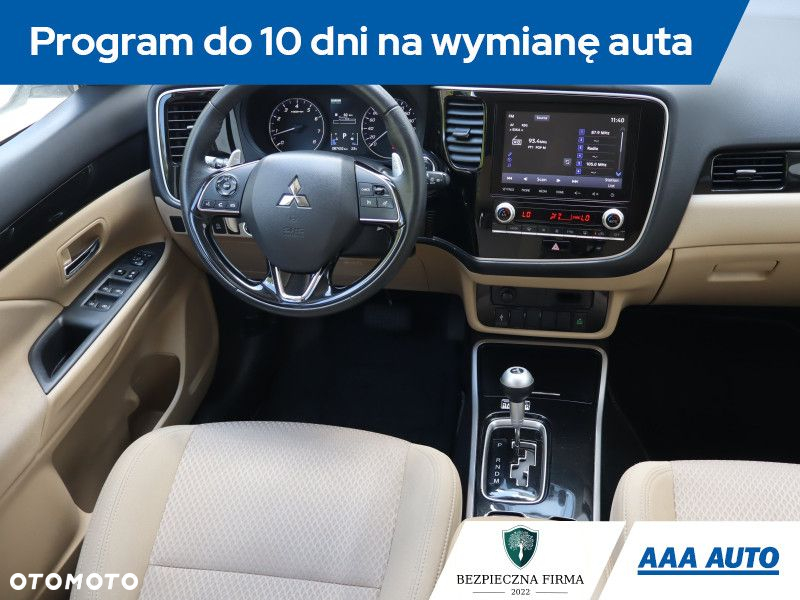 Mitsubishi Outlander - 8