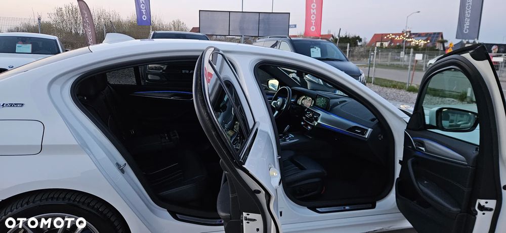 BMW Seria 5 530e iPerformance M Sport sport - 19