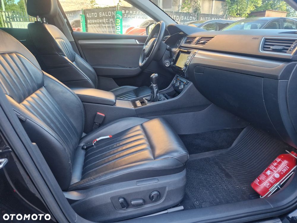 Skoda Superb Combi 1.6 TDI GreenLine - 32