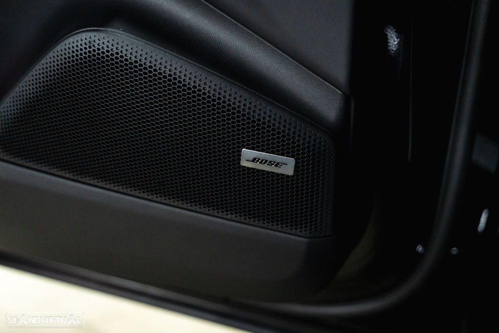 Porsche Macan Electric 4 - 10