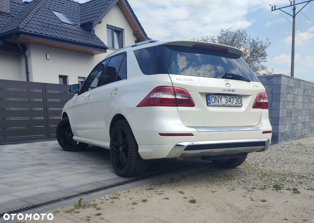 Mercedes-Benz ML - 8