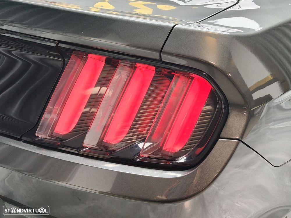 Ford Mustang 2.3i EcoBoost - 25