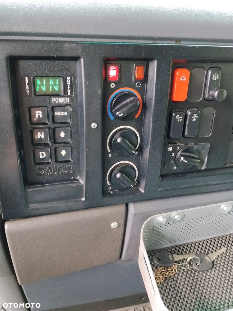 Mercedes-Benz Econic 1829 4x2 EURO IV , Śmieciarka dwukomorowa - 13
