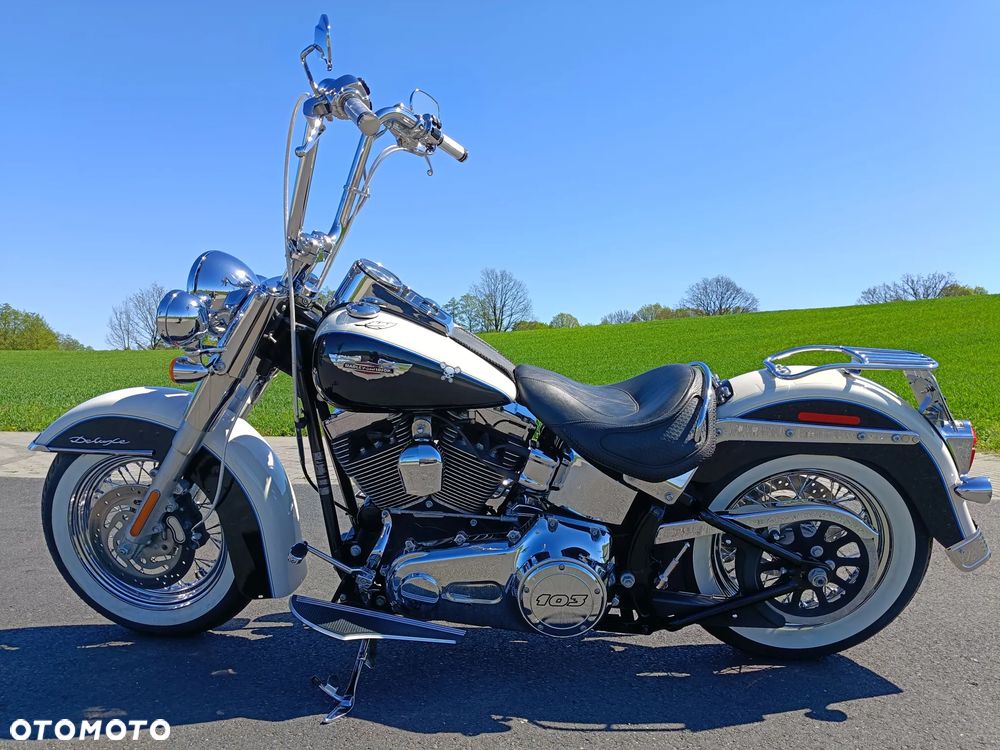 Harley-Davidson Softail Deluxe - 23