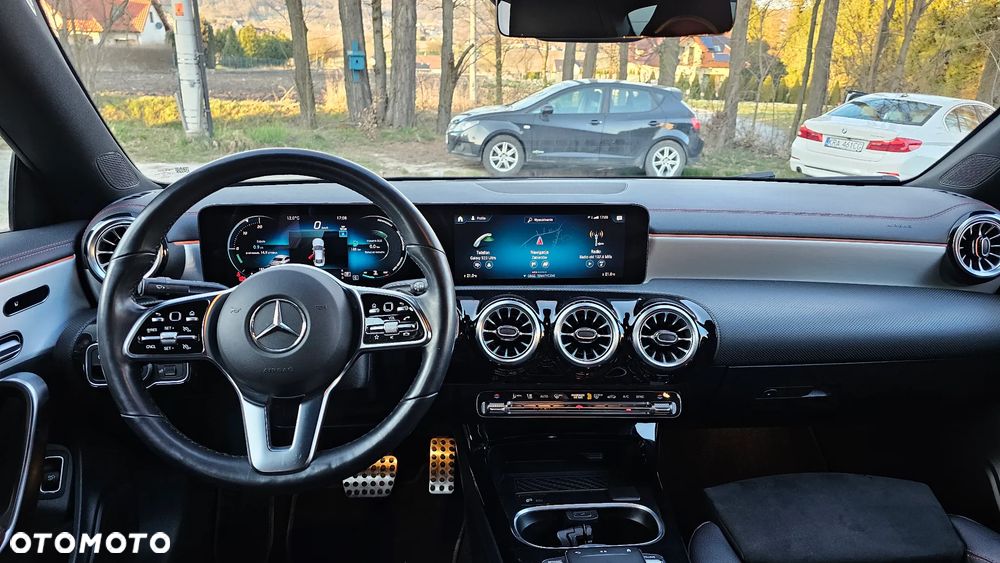 Mercedes-Benz CLA 250 4Matic 7G-DCT Progressive - 3