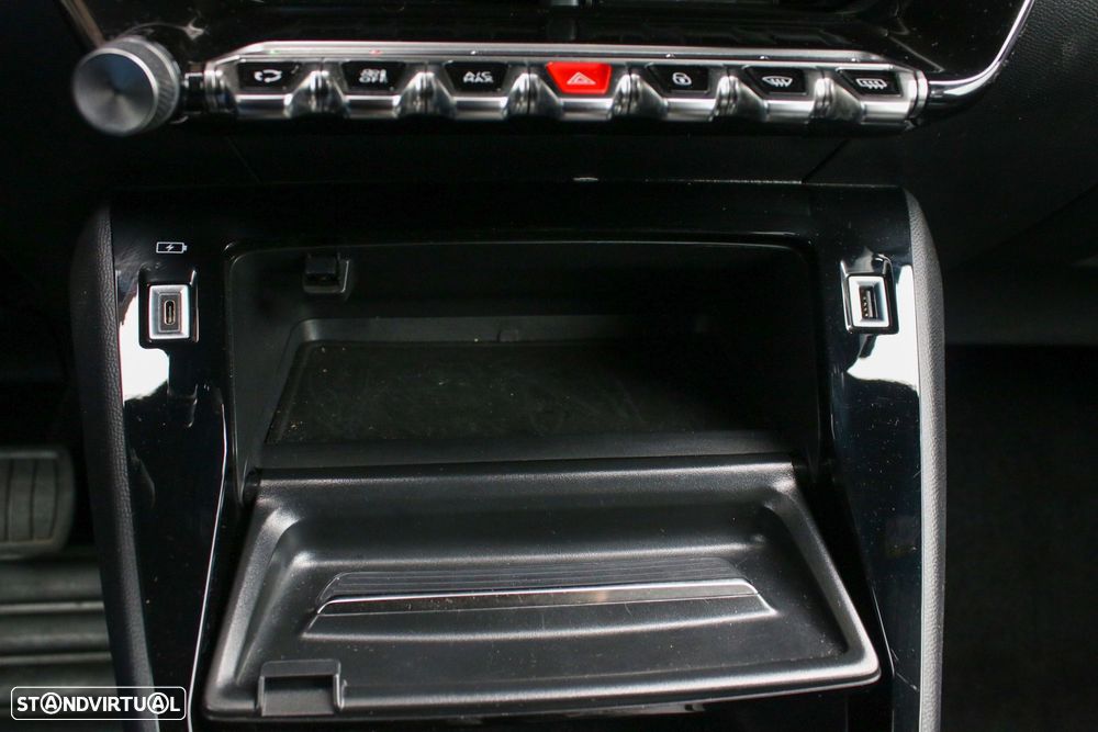 Peugeot e-2008 50 kWh Allure - 18