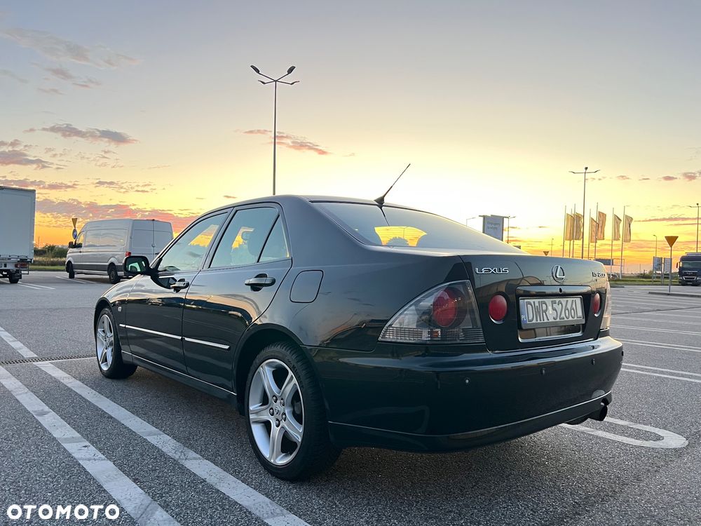Lexus IS - 5