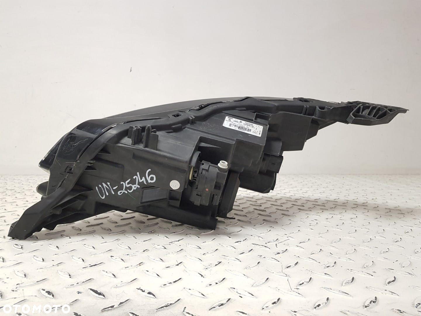 PEUGEOT 208 II 2008 II 2019- LED LAMPA PRAWA PRZEDNIA PRZÓD EUROPA 73312206 9833036180 - 9