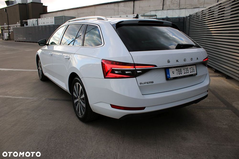Skoda Superb 2.0 TDI SCR Style DSG - 2