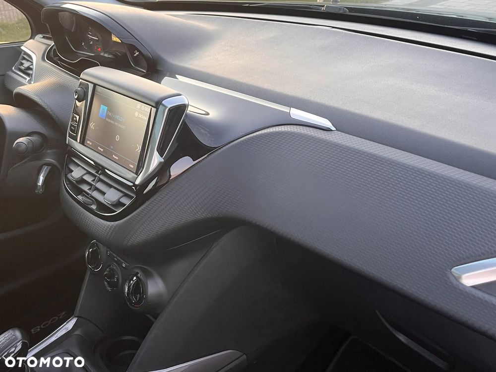 Peugeot 2008 PureTech 82 Allure - 11