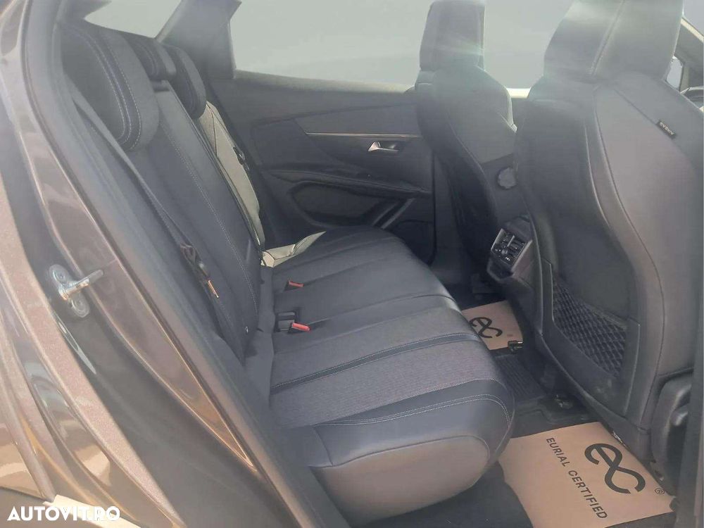 Peugeot 3008 1.2 PureTech S&S EAT8 Allure - 11