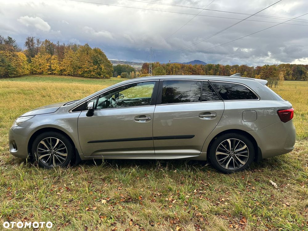 Toyota Avensis 1.8 Prestige MS - 3