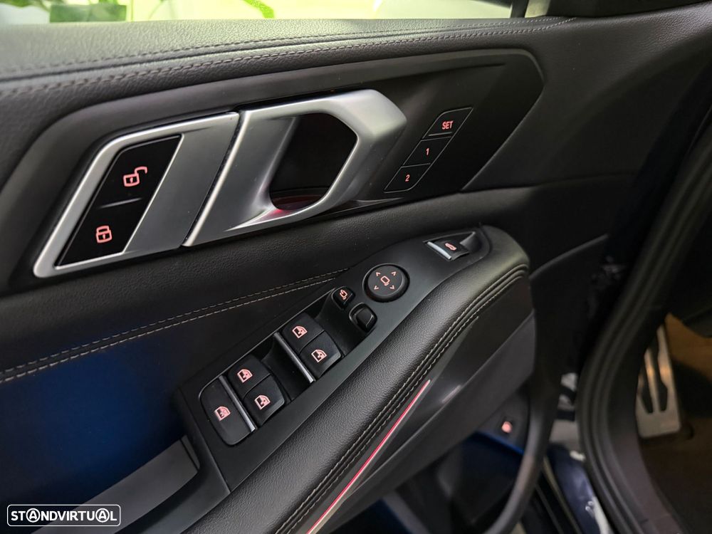 BMW X5 45 e xDrive Pack M - 18