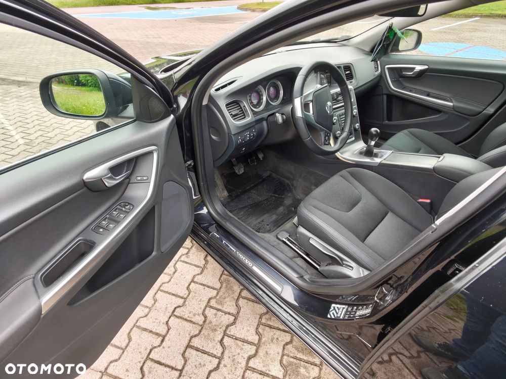 Volvo S60 D3 Momentum - 5