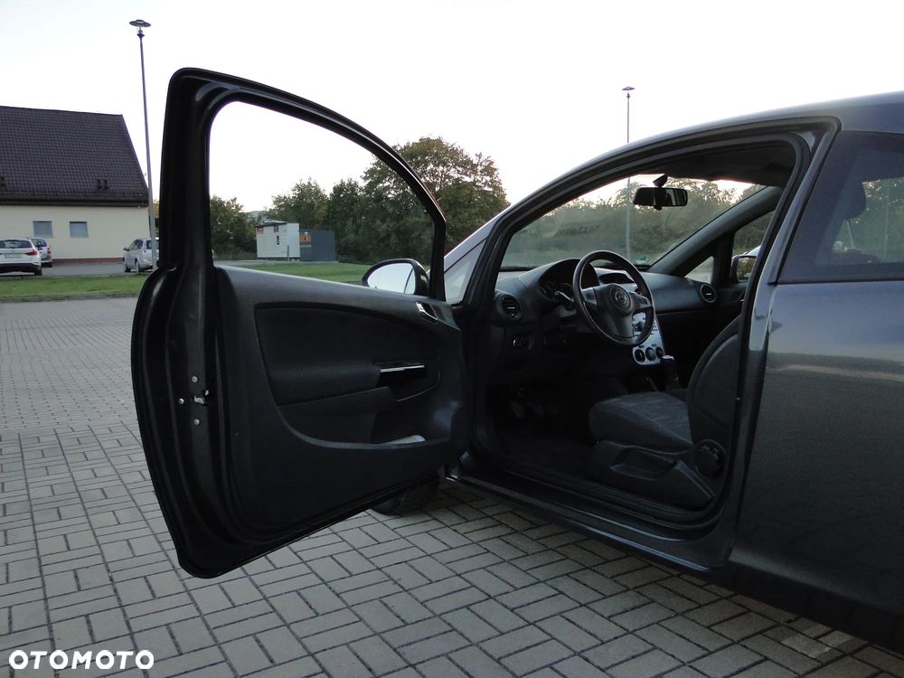 Opel Corsa 1.4 16V Active - 9