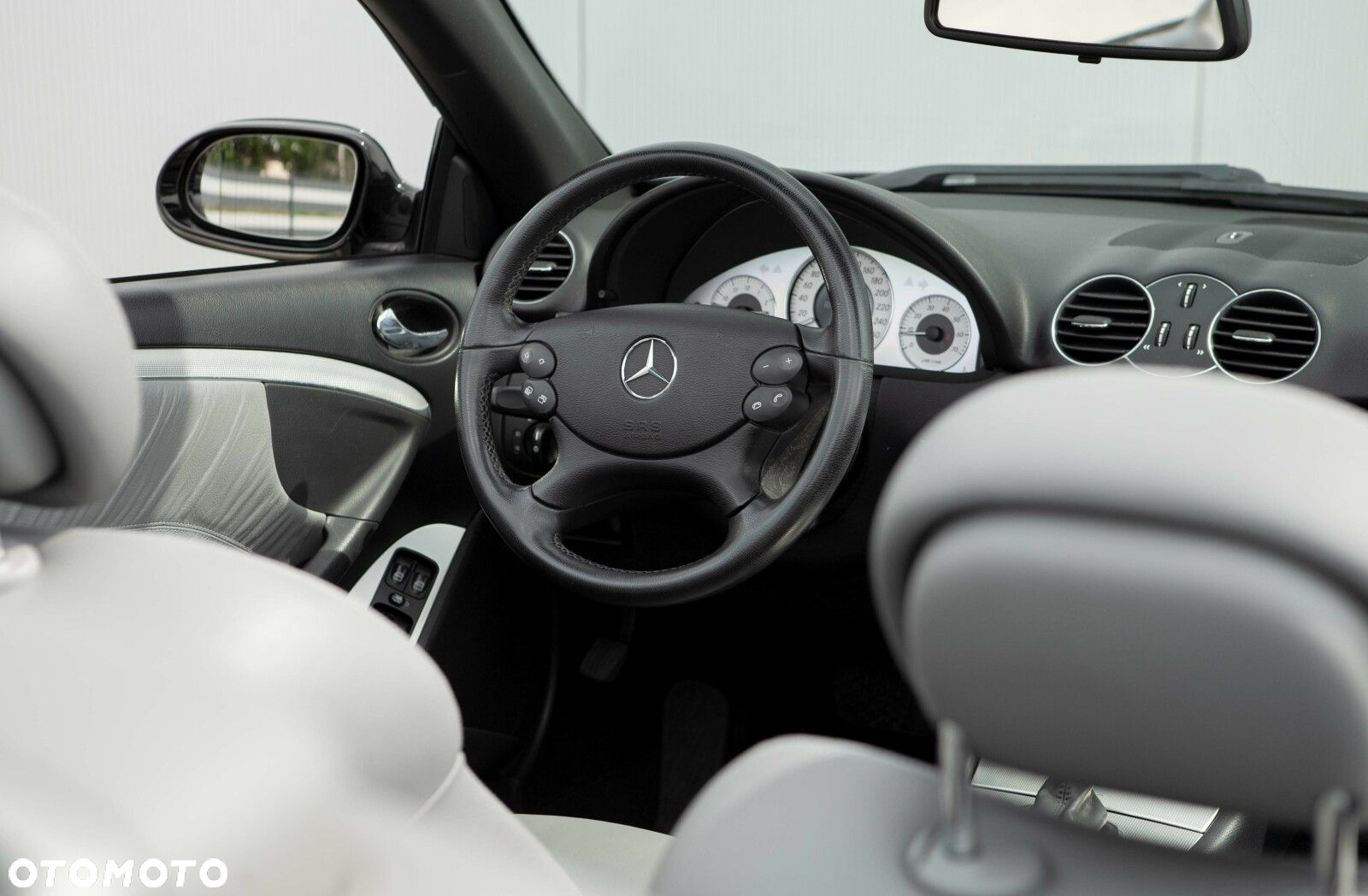 Mercedes-Benz CLK - 25