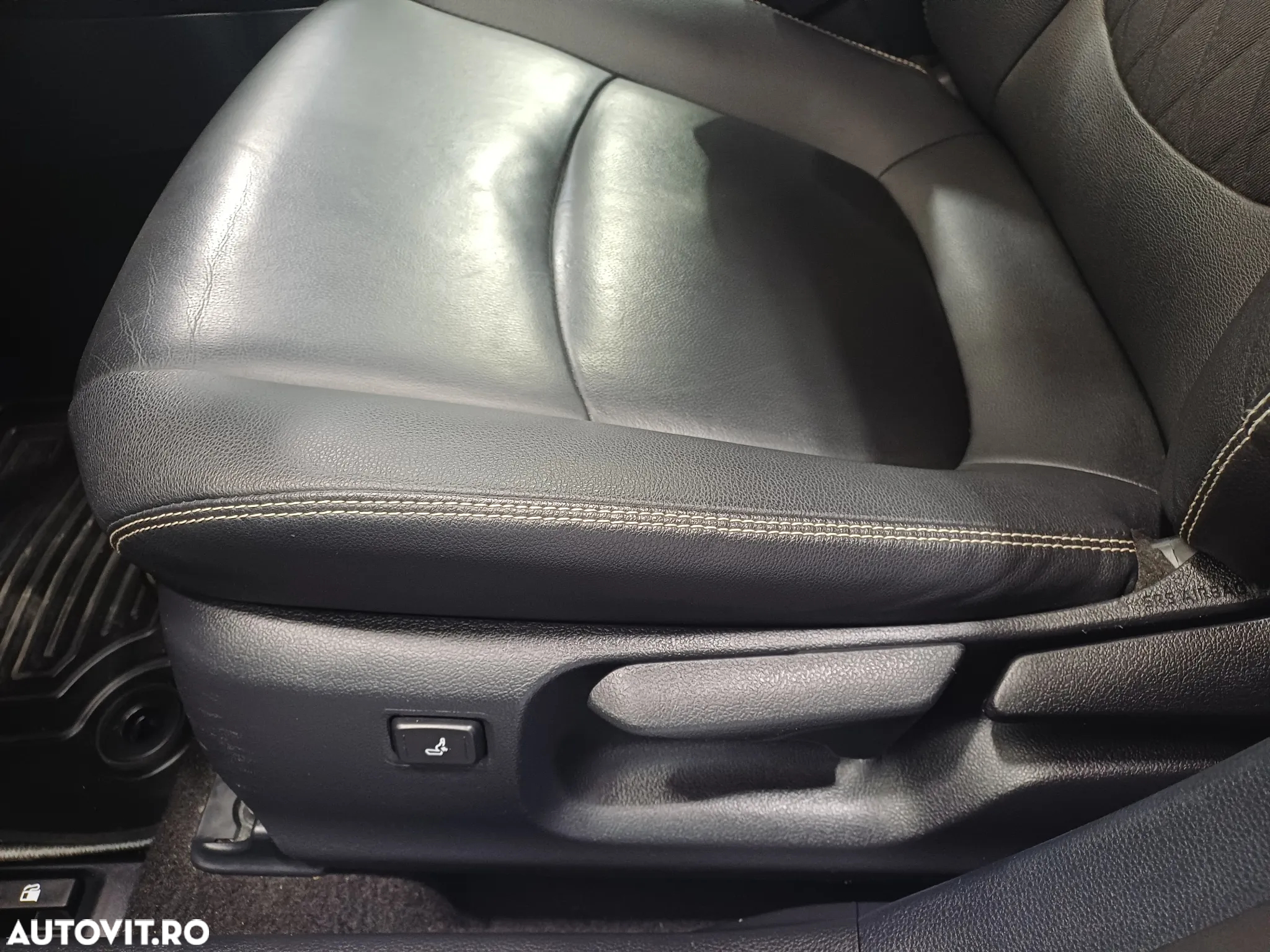Toyota Corolla Sedan 1.8 HSD Dynamic - 9