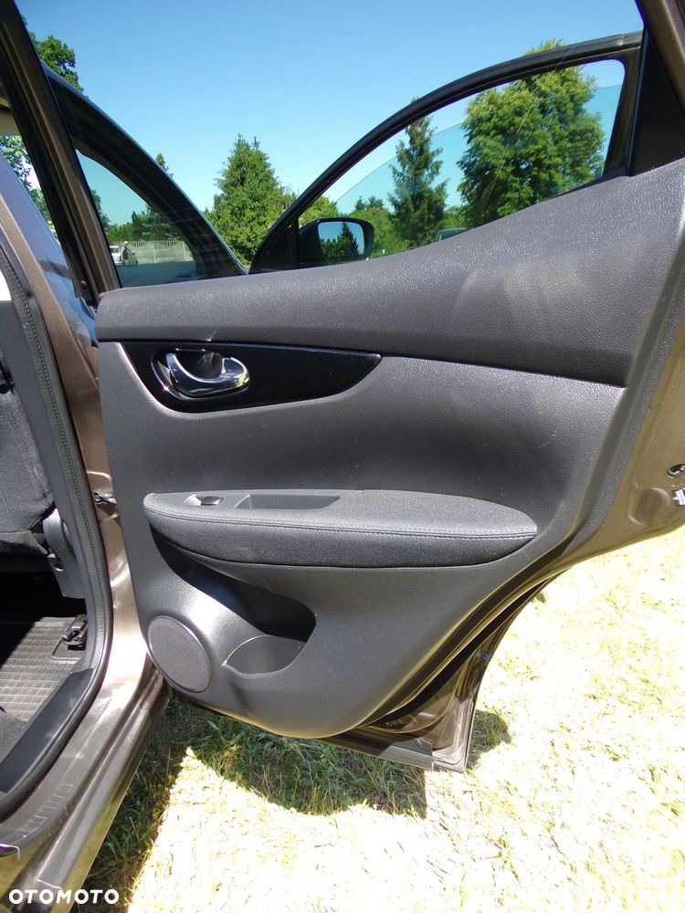 Nissan Qashqai 1.6 DIG-T N-Connecta - 22