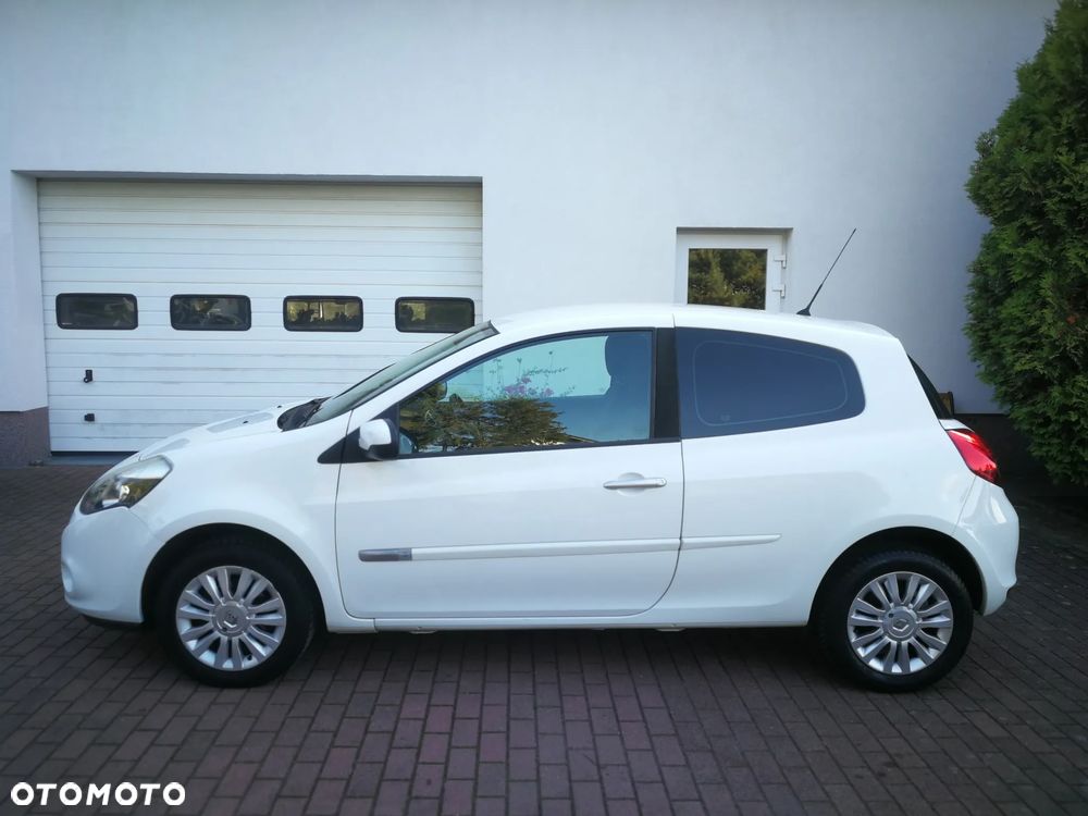 Renault Clio 1.2 16V 75 Expression - 8
