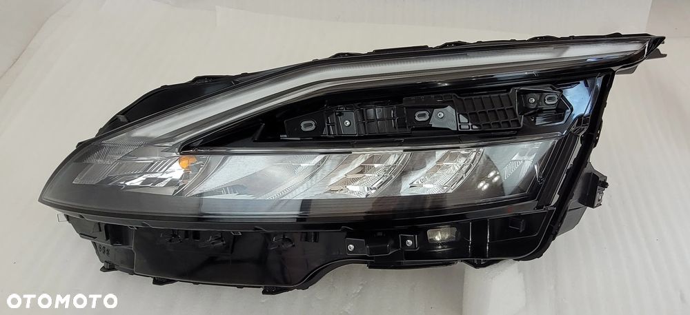 LAMPA LEWA PRZÓD NISSAN QASHQAI III J12 2021- KOITO 100-8D02F 26060-6HN2C - 4