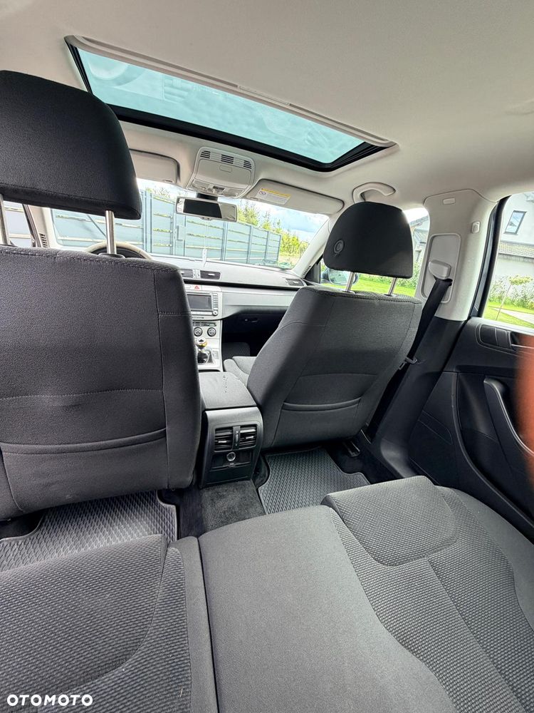 Volkswagen Passat 2.0 TDI DPF Highline - 17