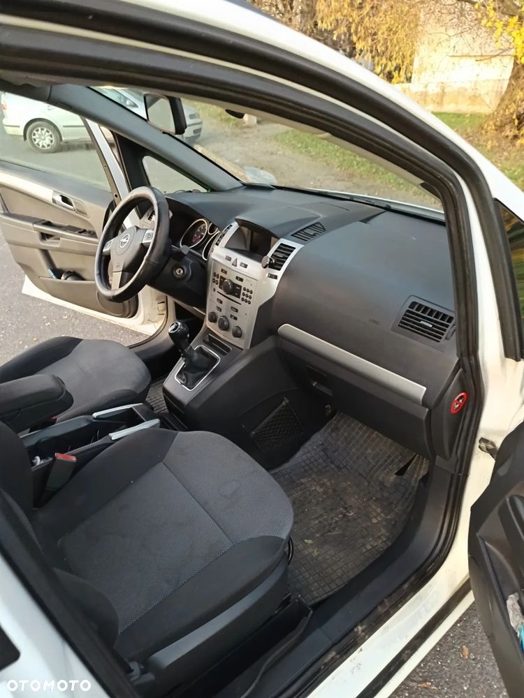 Opel Zafira 1.6 Enjoy - 10