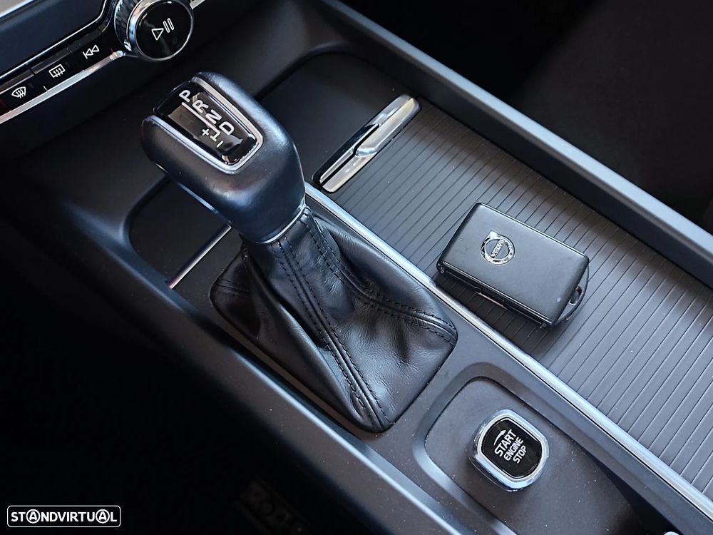 Volvo V60 2.0 D3 Momentum Geartronic - 19