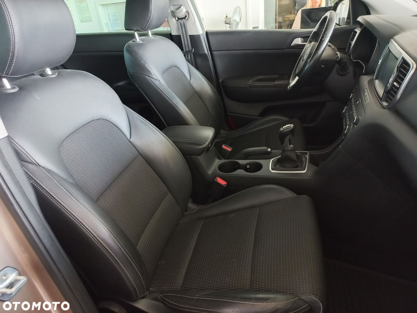 Kia Sportage 1.6 GDI L 2WD - 18
