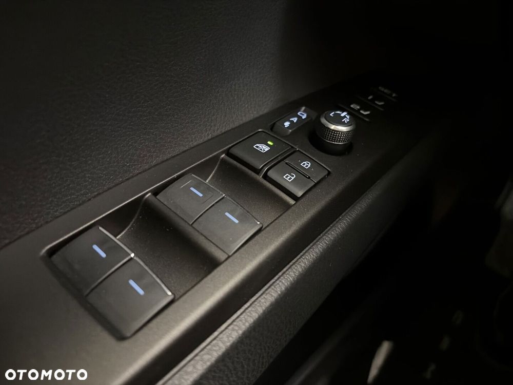 Toyota Camry - 22