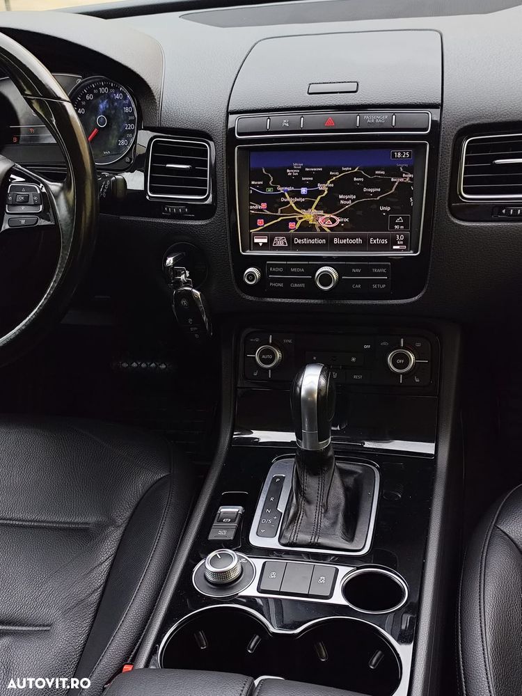 Volkswagen Touareg - 11