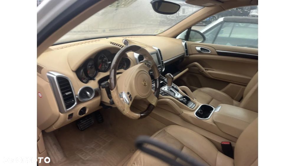 Porsche Cayenne - 19