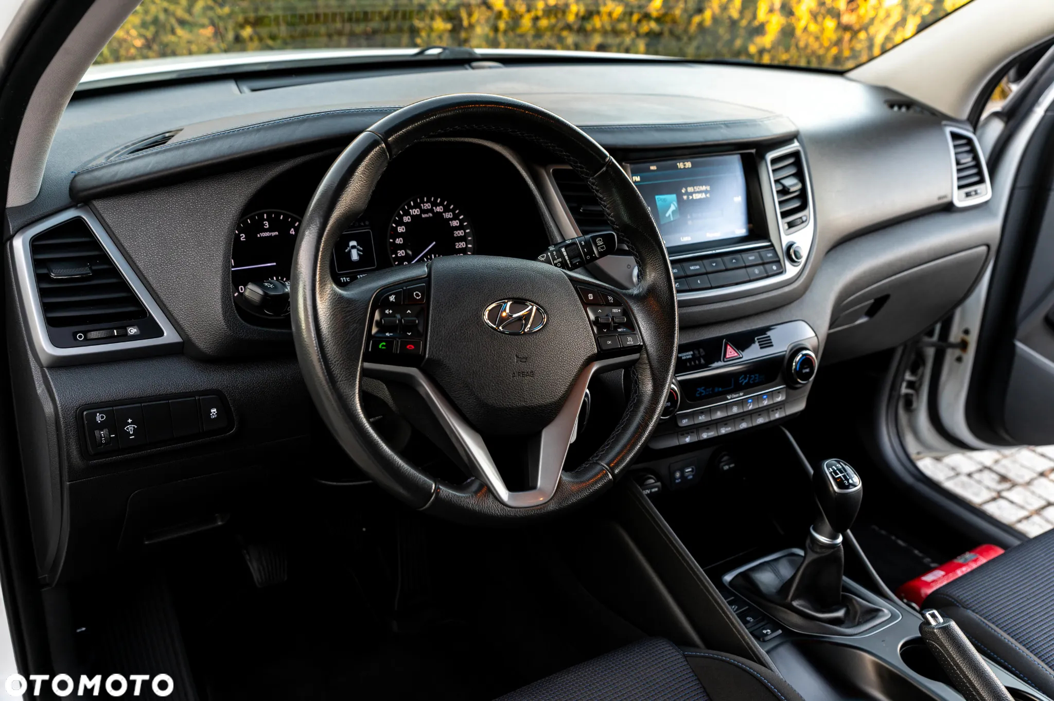 Hyundai Tucson blue 1.7 CRDi 2WD Style - 31