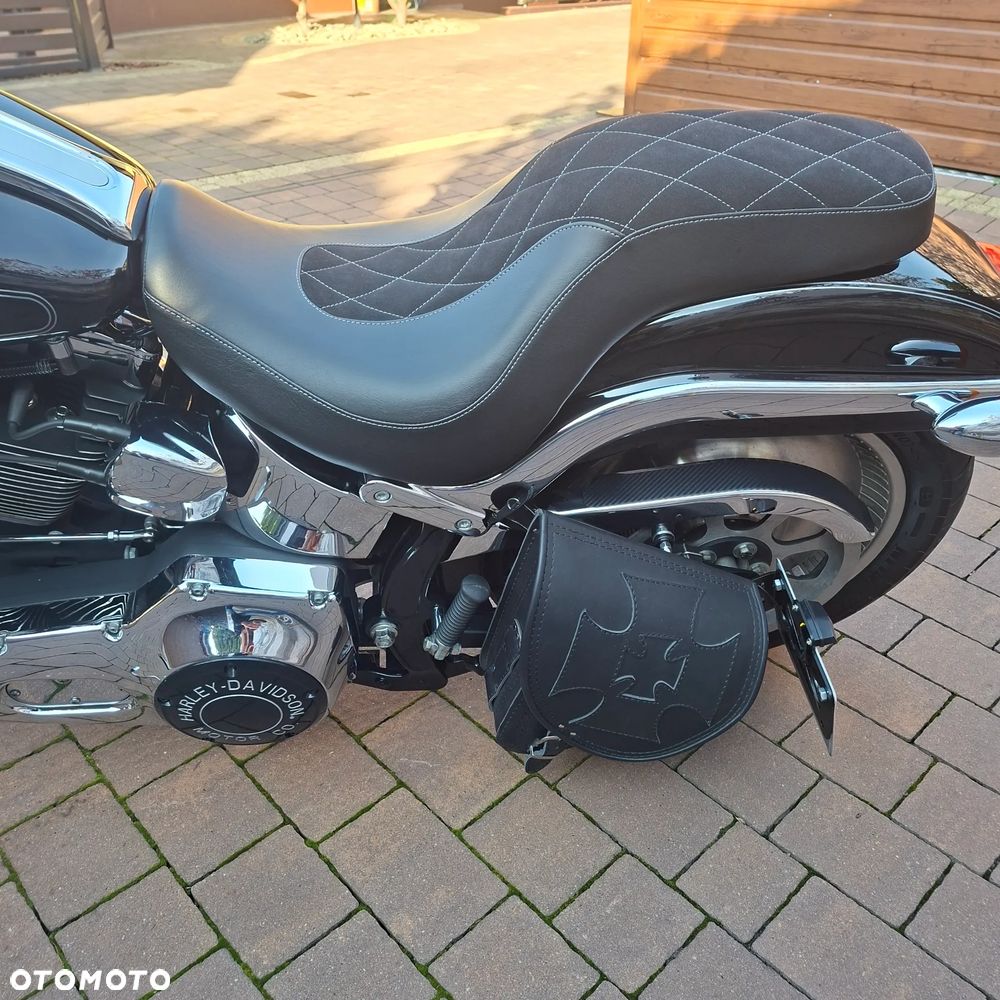 Harley-Davidson Softail Custom - 17
