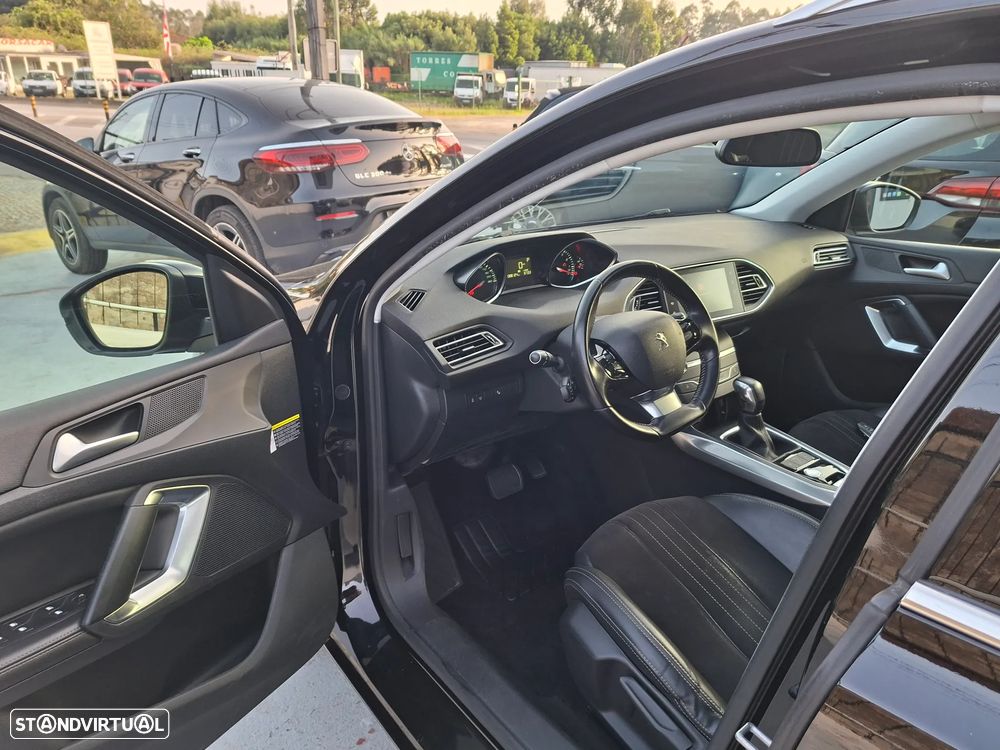 Peugeot 308 1.2 PureTech Allure EAT8 - 40