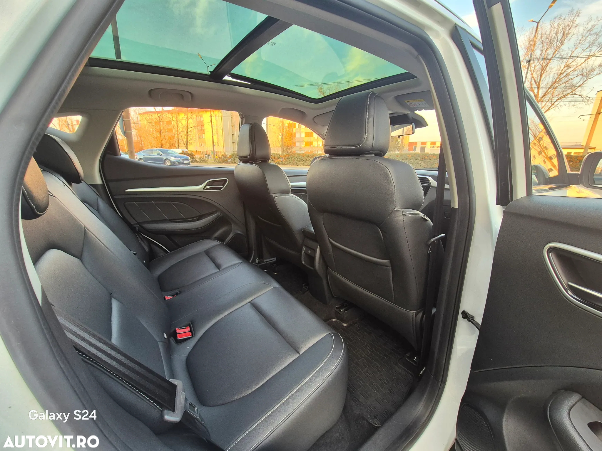 MG ZS EV Luxury - 14