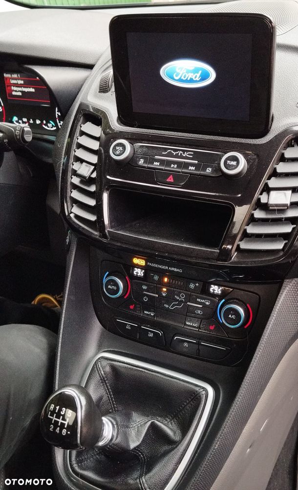 Ford Tourneo Connect Grand - 31