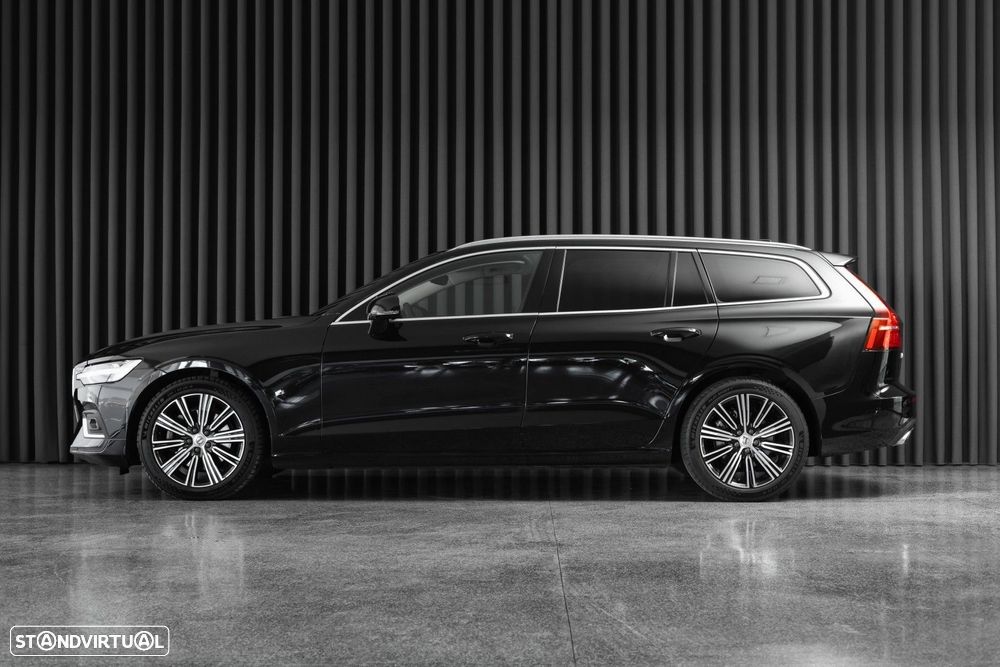 Volvo V60 2.0 B4 Momentum Geartronic - 3