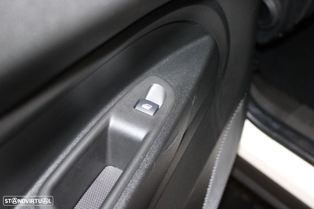 Jeep Avenger 54 kWh Summit - 32